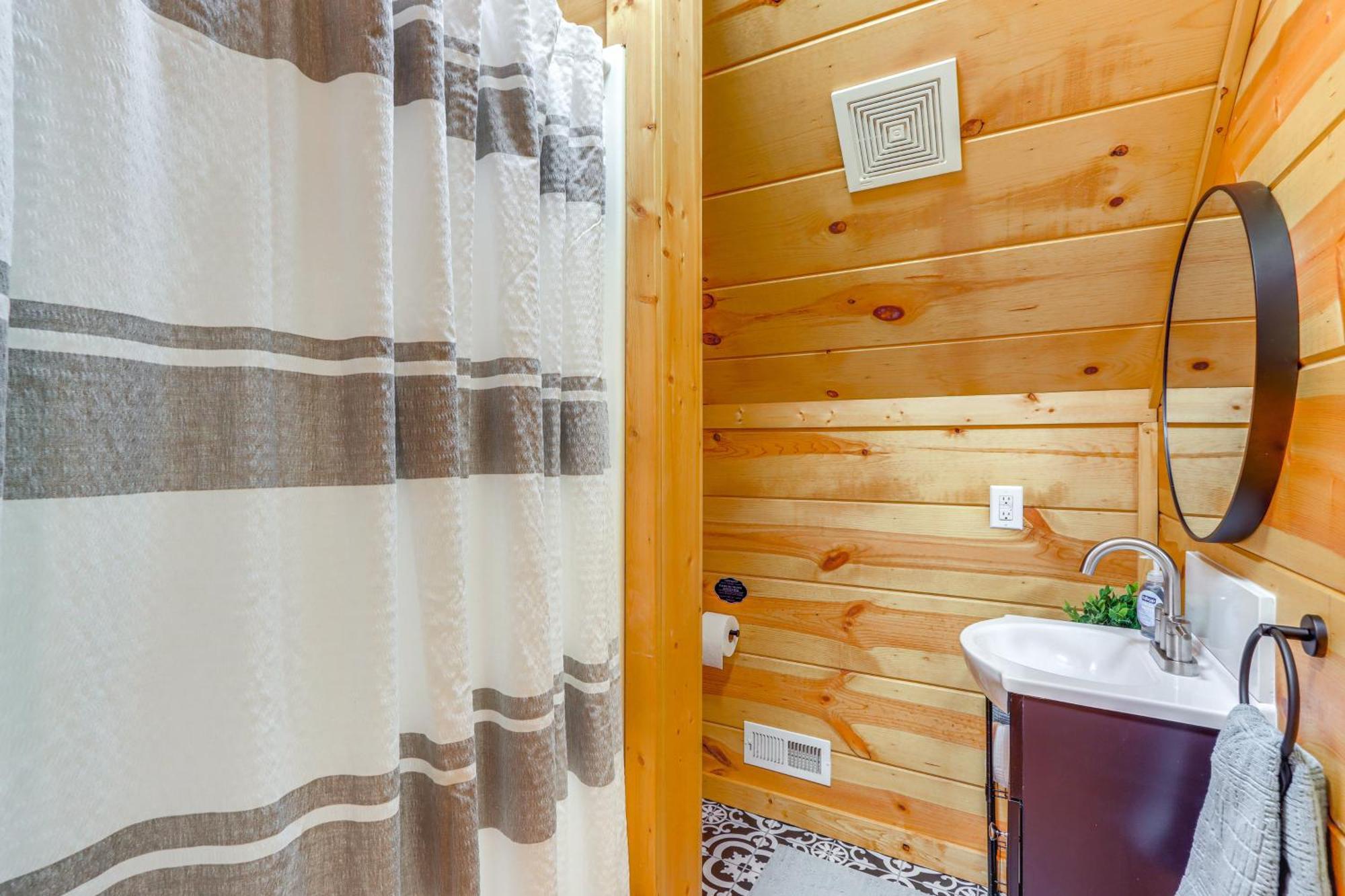 Lakeside Cabin Game Room, Dock, Orchard, Wineries Ellijay Exteriör bild