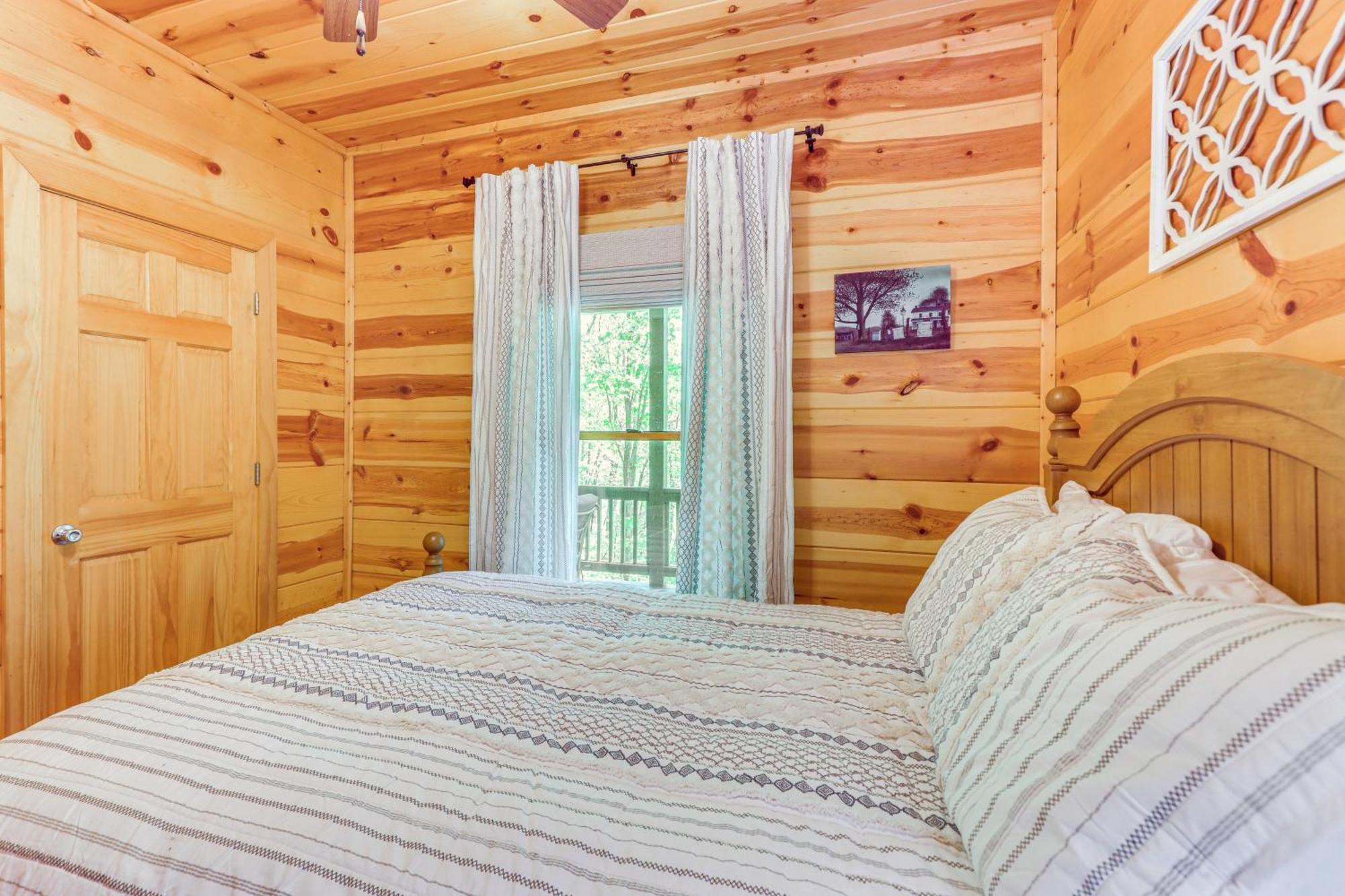Lakeside Cabin Game Room, Dock, Orchard, Wineries Ellijay Exteriör bild