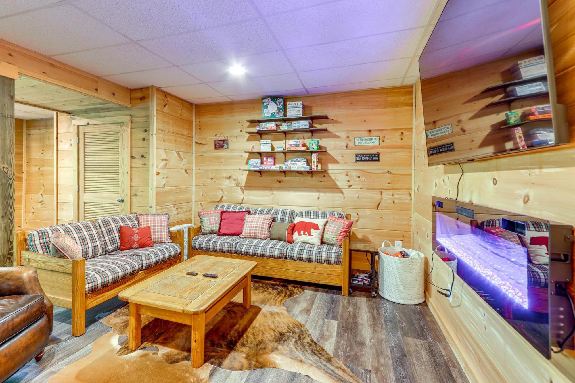 Lakeside Cabin Game Room, Dock, Orchard, Wineries Ellijay Exteriör bild