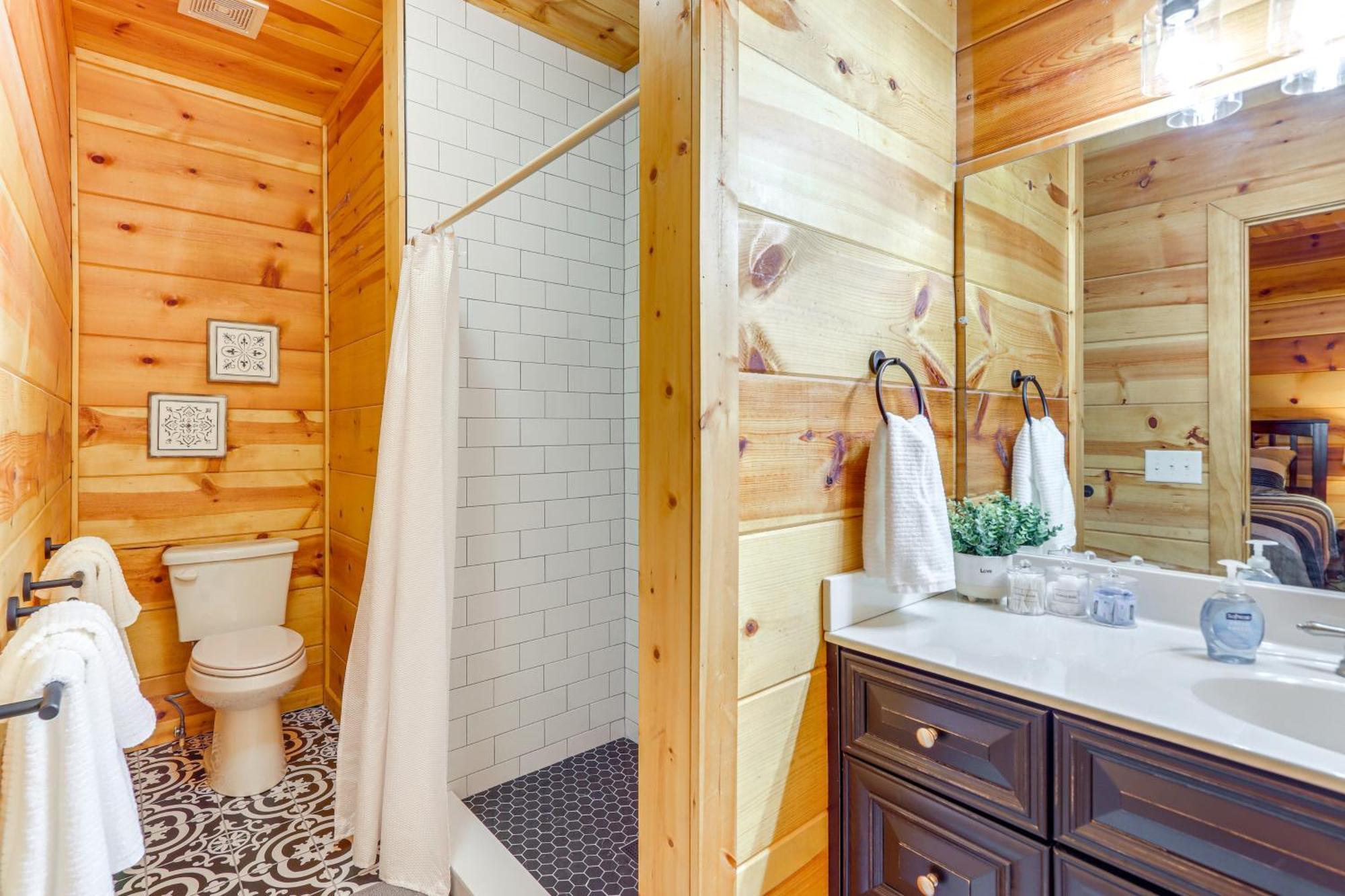 Lakeside Cabin Game Room, Dock, Orchard, Wineries Ellijay Exteriör bild