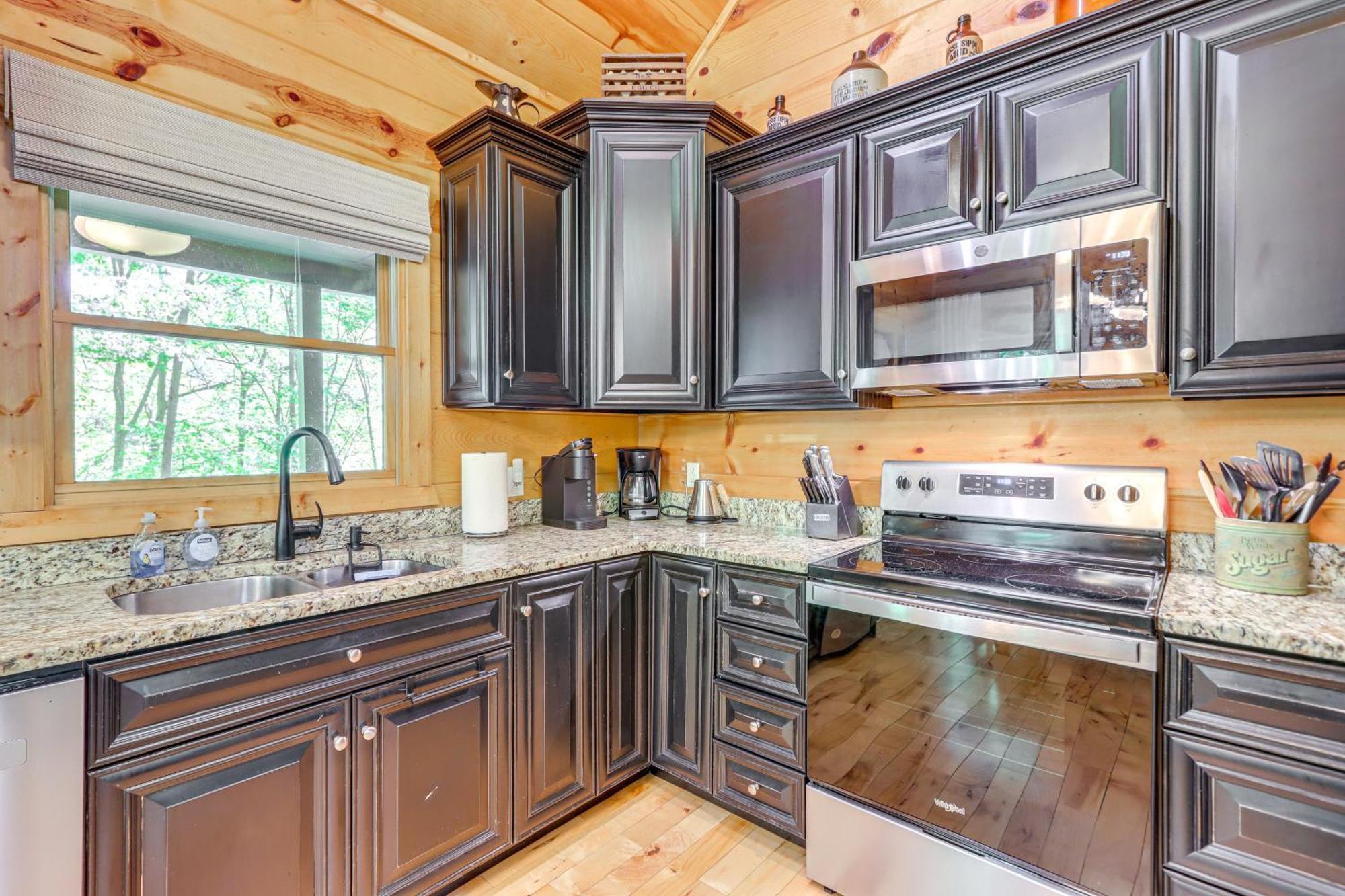 Lakeside Cabin Game Room, Dock, Orchard, Wineries Ellijay Exteriör bild