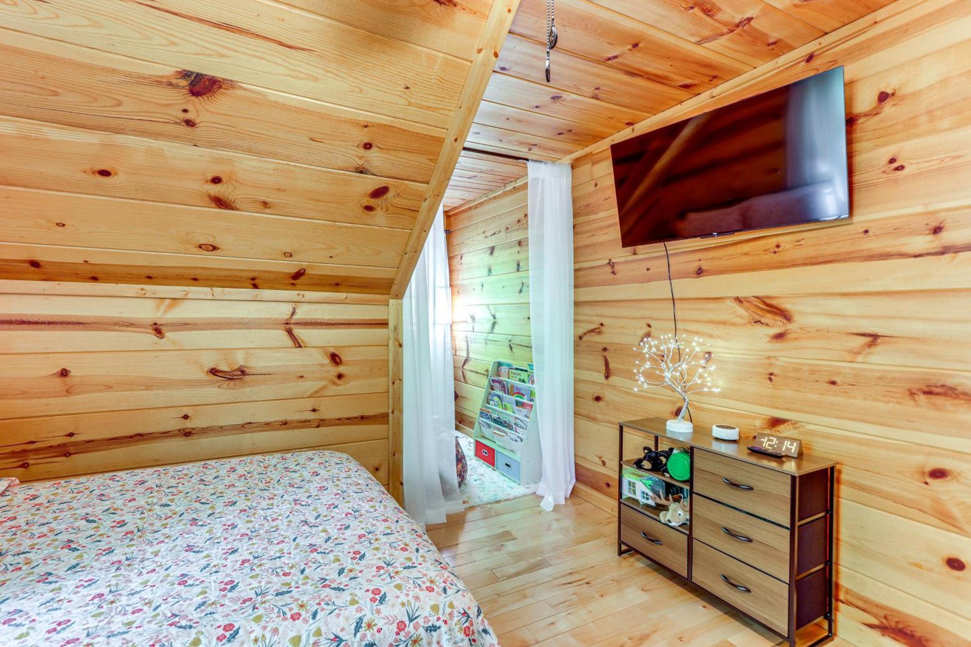 Lakeside Cabin Game Room, Dock, Orchard, Wineries Ellijay Exteriör bild
